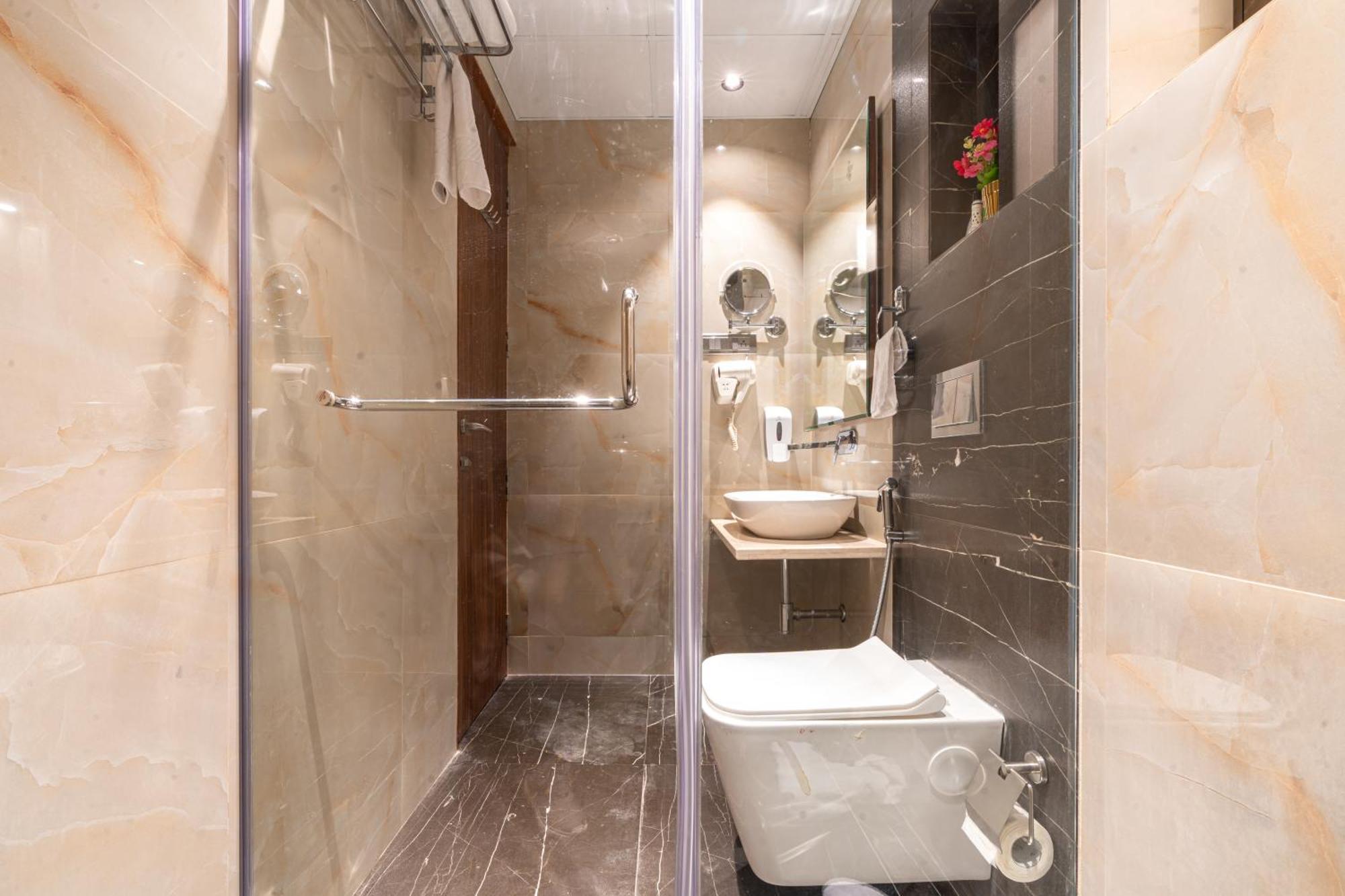 Treebo Premium Heritage Grand -Majiwada Thane Buitenkant foto