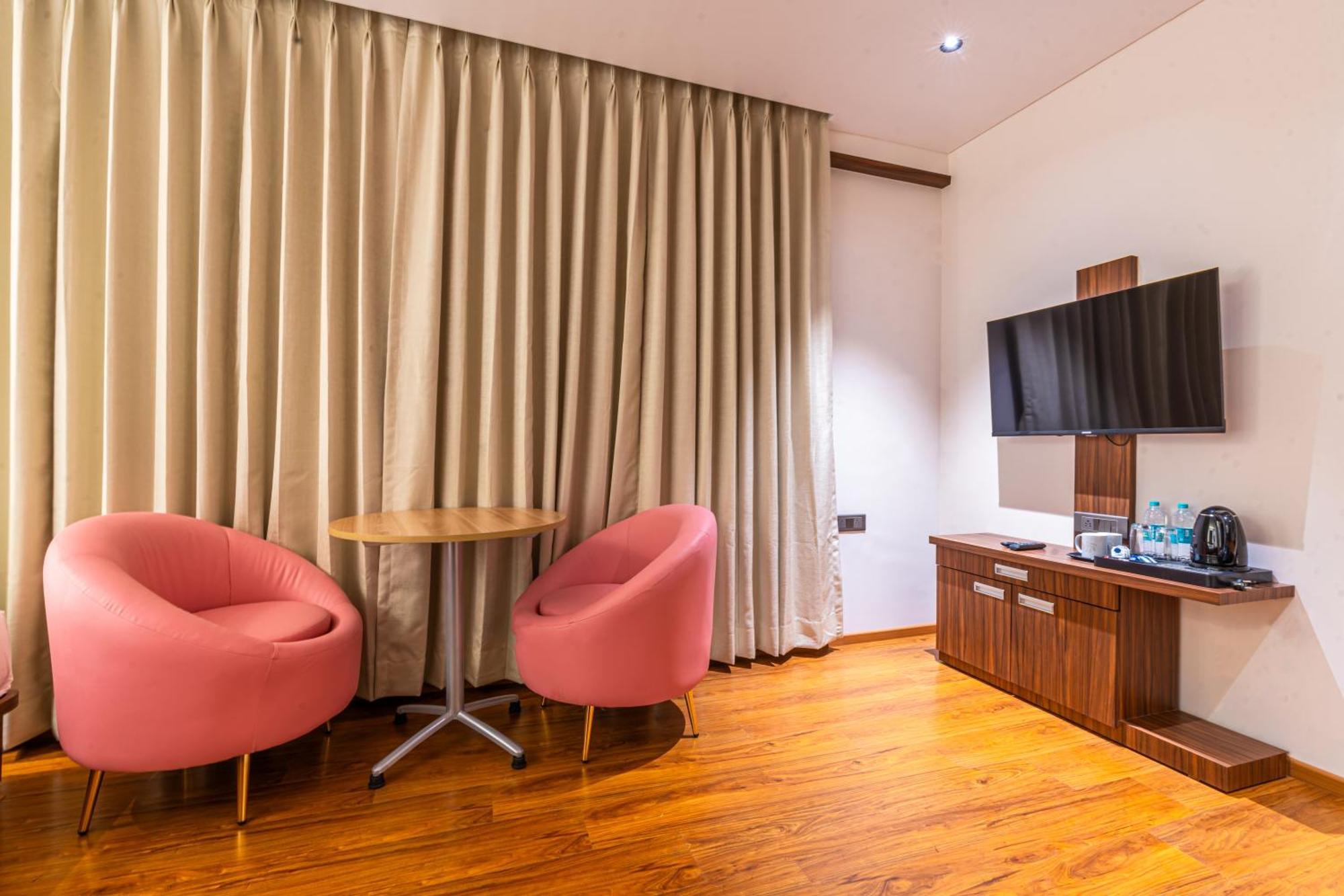 Treebo Premium Heritage Grand -Majiwada Thane Buitenkant foto